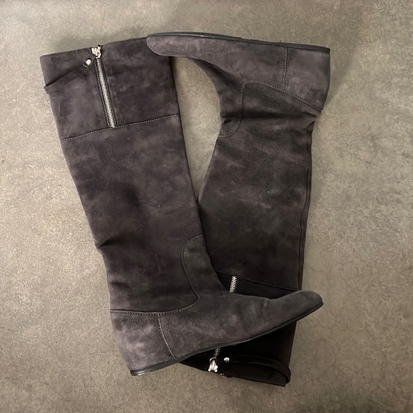 Perfect Stuart Weizman Suede Boots - Picture 1 of 10